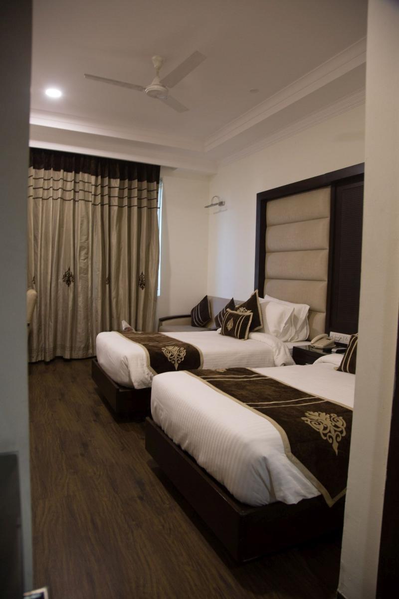 Bluemont Beacon Hotel New Delhi Gurgaon Exterior foto