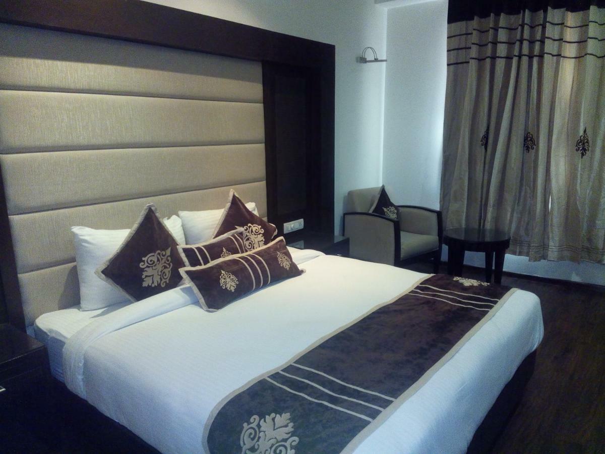 Bluemont Beacon Hotel New Delhi Gurgaon Exterior foto