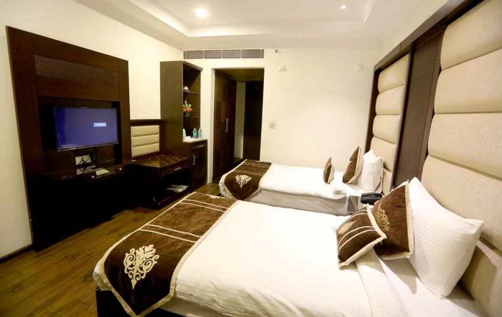 Bluemont Beacon Hotel New Delhi Gurgaon Exterior foto