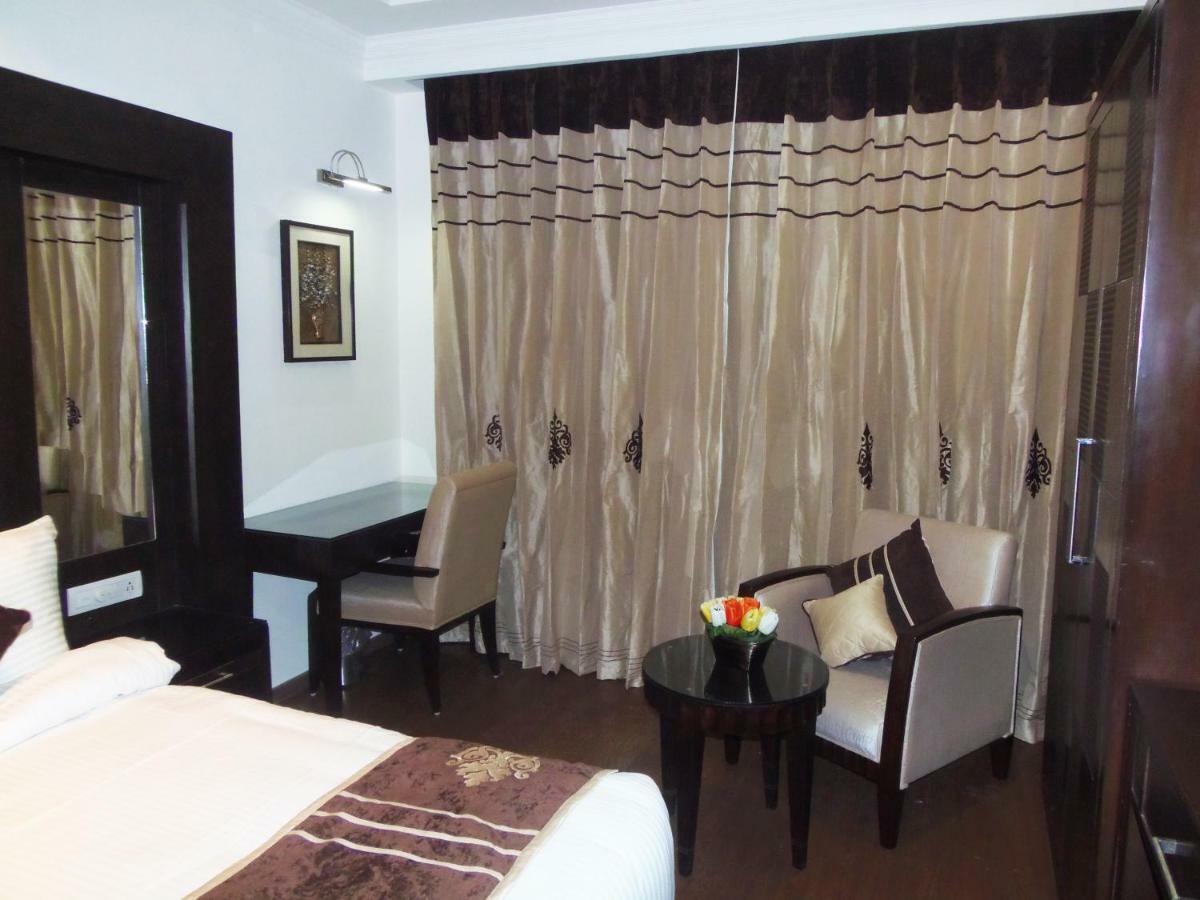 Bluemont Beacon Hotel New Delhi Gurgaon Exterior foto