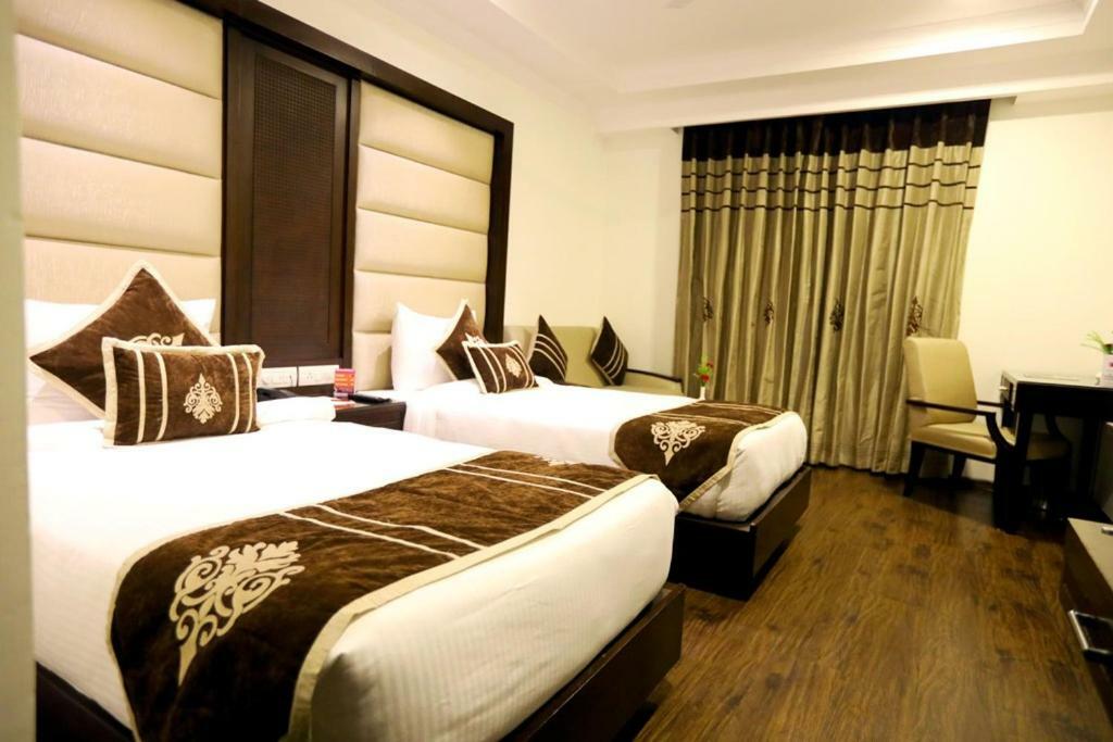 Bluemont Beacon Hotel New Delhi Gurgaon Exterior foto