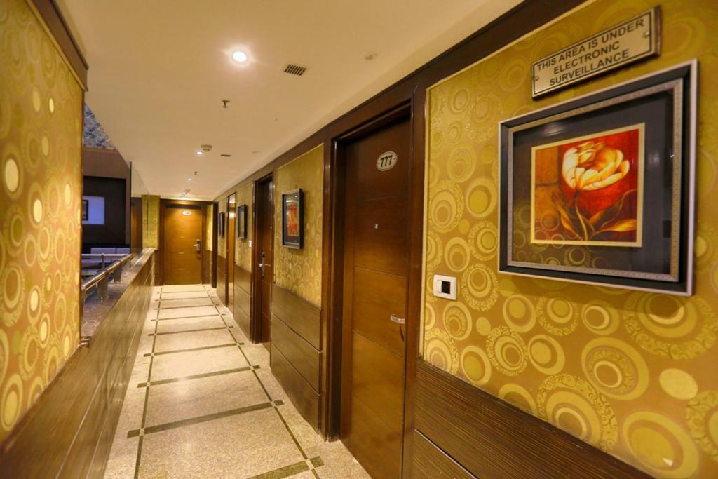 Bluemont Beacon Hotel New Delhi Gurgaon Exterior foto